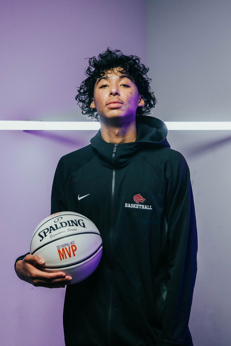 HoophallClassic's tweet image. Kaden House is the Player of the Game for Desert Mountain 💪🏽 

#HoophallWest | #HoophallRegionals