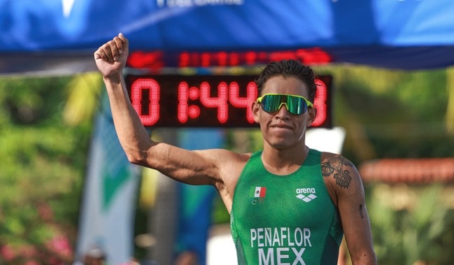 COM_Mexico's tweet photo. Los triatletas @lizhtezil30, @rositapia27 y @aram_penaflor con pase a Juegos Olímpicos #París2024, luego de que el Comité de Alto Rendimiento de la @FedMexTriatlon decidió otorgar las plazas nominales a estos competidores por sus resultados.
Los tres deben mantener regularidad en rendimiento y cumplir con las concentraciones previas a JJOO.

#TodosSomosOlímpicos | 📸 https://t.co/xu4DOgOqpU