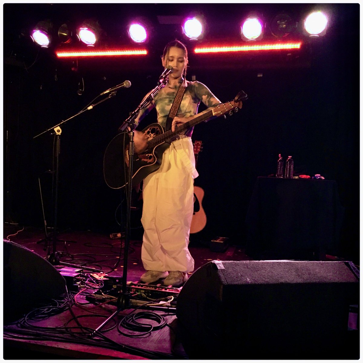 Gogh1880's tweet image. 最高に楽しいライブでした🥰🥰

セトリも今回のツアーのための内容で、歌声も演奏もかっこよくてとっても素敵でした🎸✨トークもたくさんお話ししてくれてとても楽しかったです🫶🏽🫶🏽🫶🏽

コール&amp;amp;レスポンスもめっちゃ楽しかったです🕺🏼✨

 #Anly 
 #LATW_London 
 #O2academy