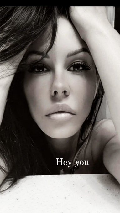 Rejoins moi ici pour voir mes story : https://t.co/UT3t2L8FDg https://t.co/ui6oNAOsF7