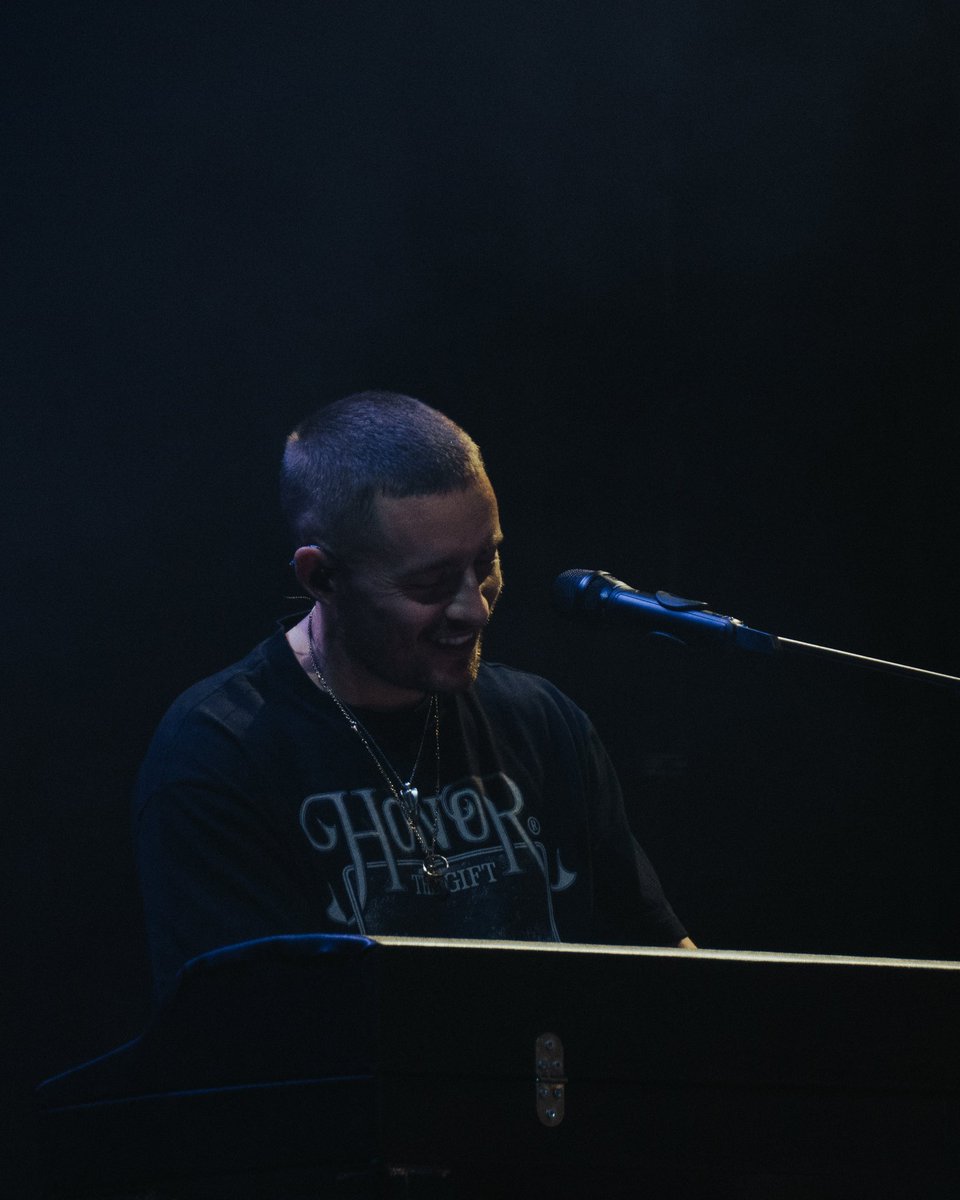 JacintaEmily4's tweet photo. @DermotKennedy in Wellington last night was a vibe! 
#dermotkennedy https://t.co/6SyDWhNiq1