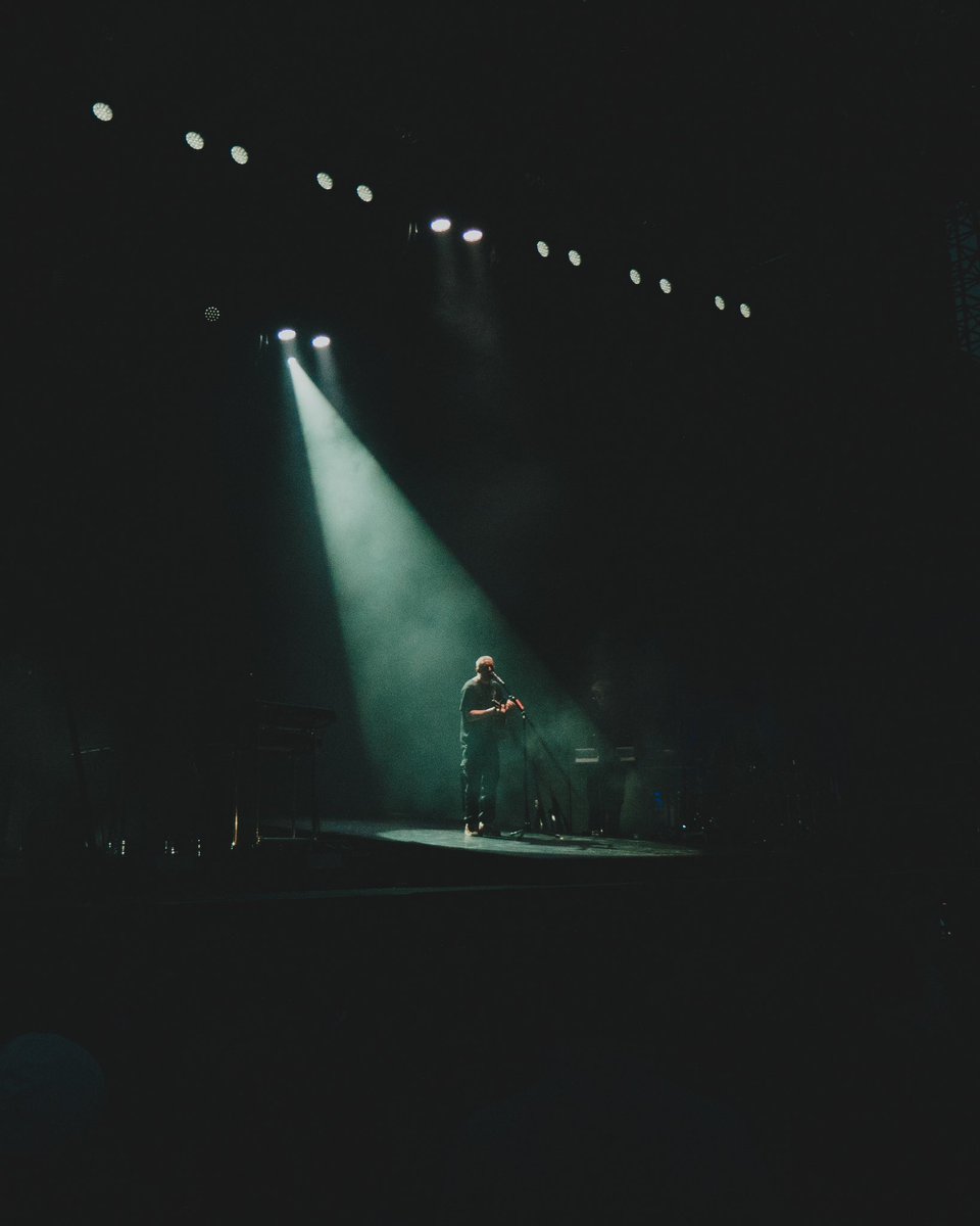 JacintaEmily4's tweet photo. @DermotKennedy in Wellington last night was a vibe! 
#dermotkennedy https://t.co/6SyDWhNiq1