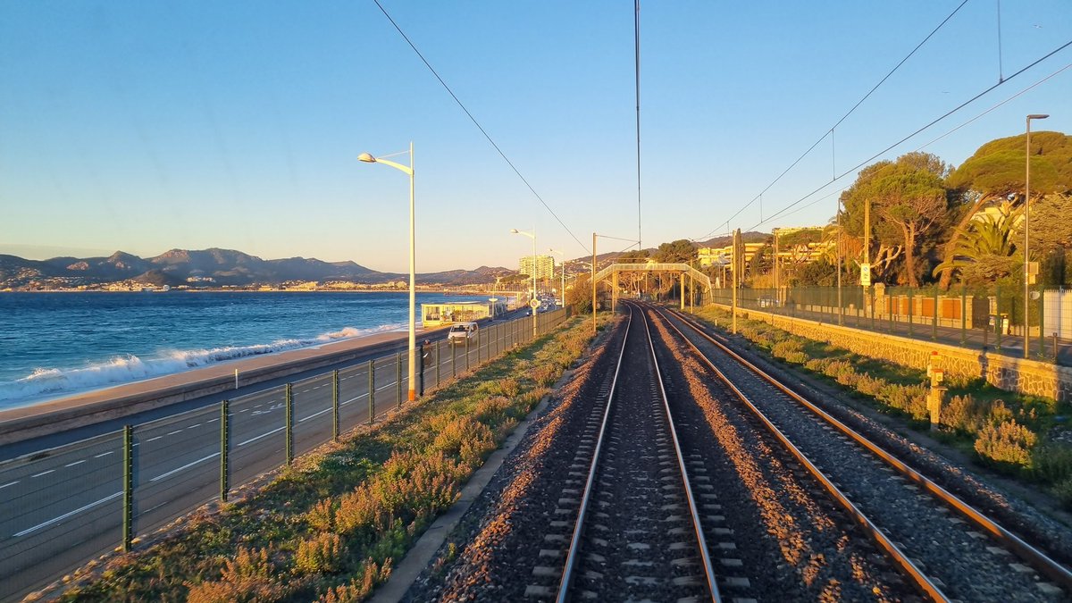 Train ZOU ! Sud Provence Alpes Côte d 'Azur tweet media