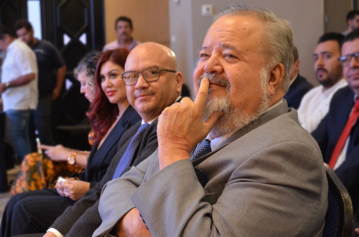 codesin's tweet photo. #CODESIN promueve la participación colaborativa entre sector empresarial, gobierno, academia y sociedad, para impulsar proyectos con visión de largo plazo que garanticen el desarrollo económico sostenido e incluyente. #TomaDeProtesta #ZonaCentro #Galería https://t.co/M3FLJkyGn0