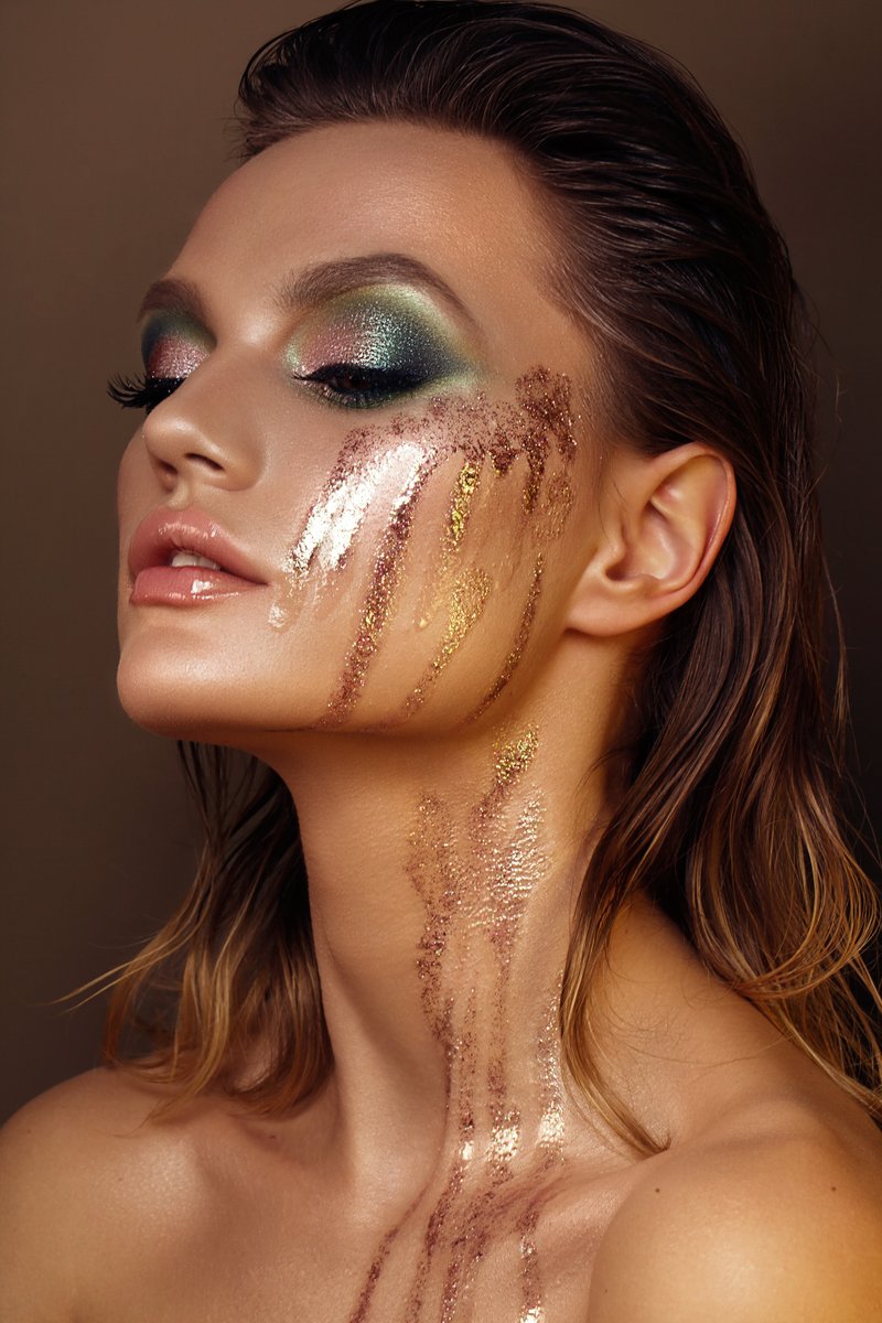 supermodels_tv's tweet image. Introducing Supermodel Makeup by ZARZAR®
supermodel.makeup

Discover more at: 
zarzarmodels.com 

#zarzarmodels #zarzarfashion #beauty #candygorgeous #fashion #makeup #models #makeuplooks #supermodels