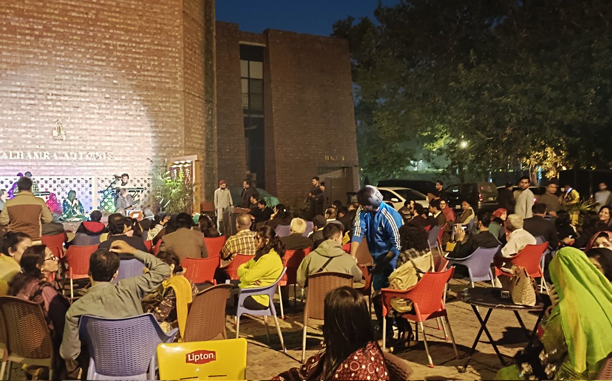 AlhamraLAC's tweet photo. The councilโs music show, known as "Alhamra Melodies", had been a weekly event where the public sang Pakistani-origin songs. This show has been a regular feature of the council.
#alhamramelodies #lahoreartscouncil #alhamra #mallcomplex #liveshow @GovtofPunjabPK @MinisterInfoPb https://t.co/flO4smO6Y4