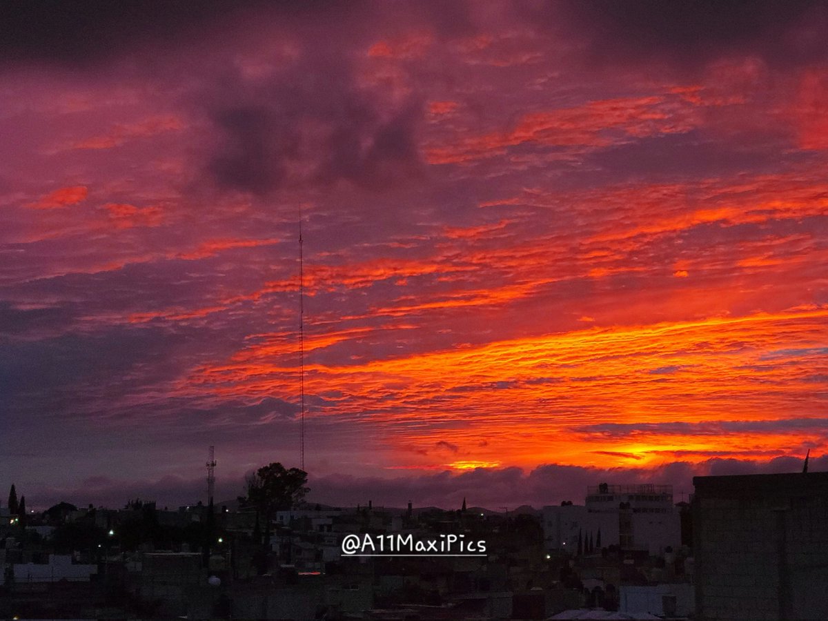 A11MaxiPics's tweet photo. 🌅Flamaeante epílogo de otro día Otoñal...

2 3 . 1 1 . 2 Ø 2 3 》1 7 : 5 9 Hrs
•
•
•

#art #photo #pic #photography #gallery #amateurphotography #shot #atardecer #sunset #sky #autumn #HDR #landscape #wide #S21Ultra #ShotOnSnapdragon #Puebla #Mexico https://t.co/6mRzljsVuj
