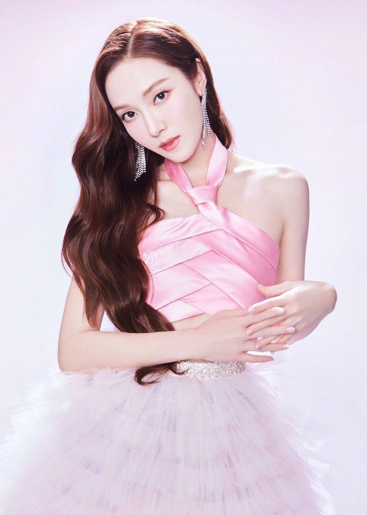 Selamat siang semua nya.. Dalam waktu dekat kami akan mengumumkan pemenang giveaway silahkan pantau tl kami yaa..