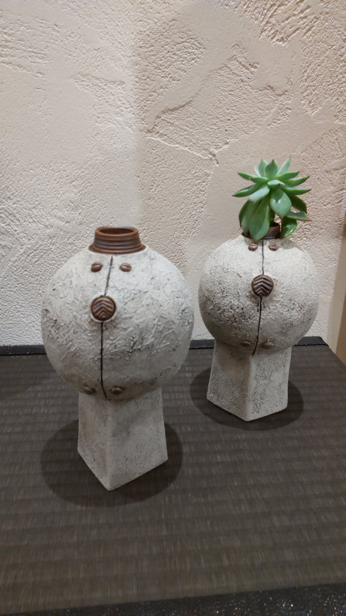 GCachette's tweet photo. 米山雅司 陶展12月3日(日)17時まで
明日2日と3日は、作家在廊いたします。
#ロボヘイシ(甁子) https://t.co/tEztv5gkbs