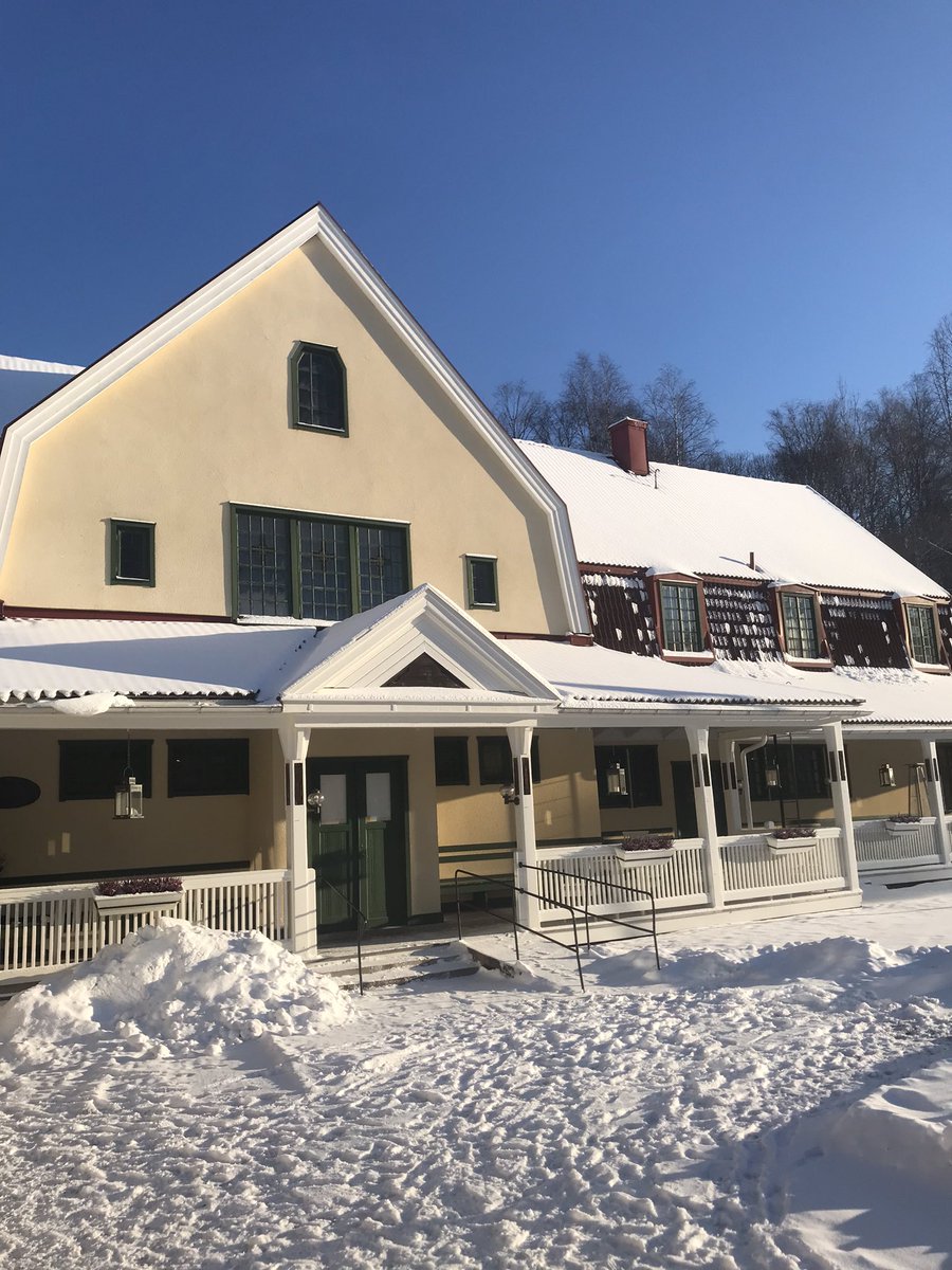 Writing retreat and networking with @orebrouni junior faculty in an inspiring environment at #lokabrunn. #researchinprogress