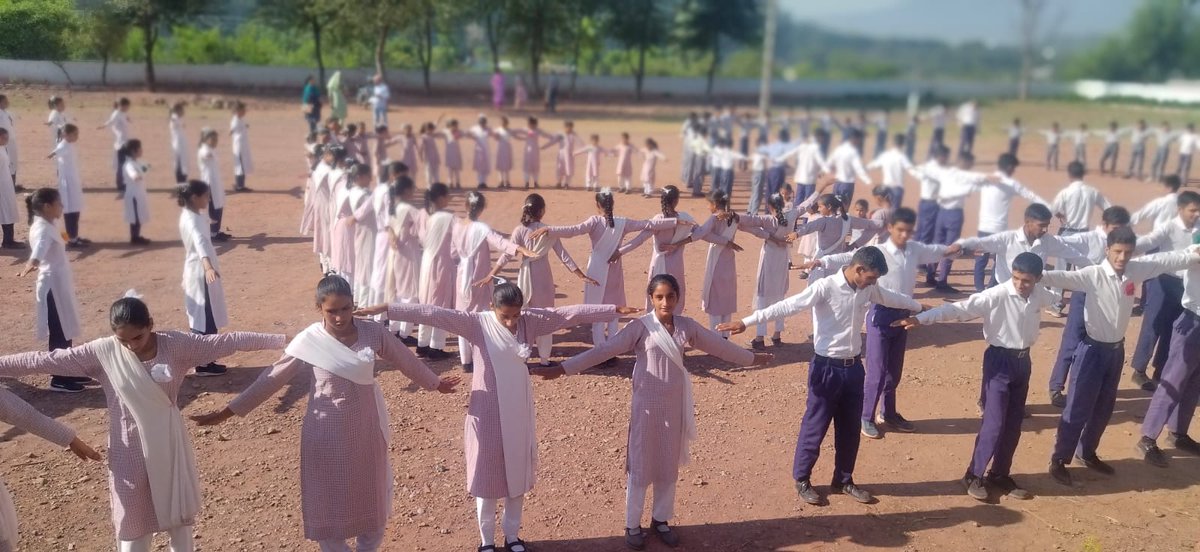 iamnik89's tweet photo. Human Formation 'ECO' by the students of #HighSchoolPotha
#Rajouri #JammuKahmir
@DioRajouri https://t.co/GOMcNqZ4Al