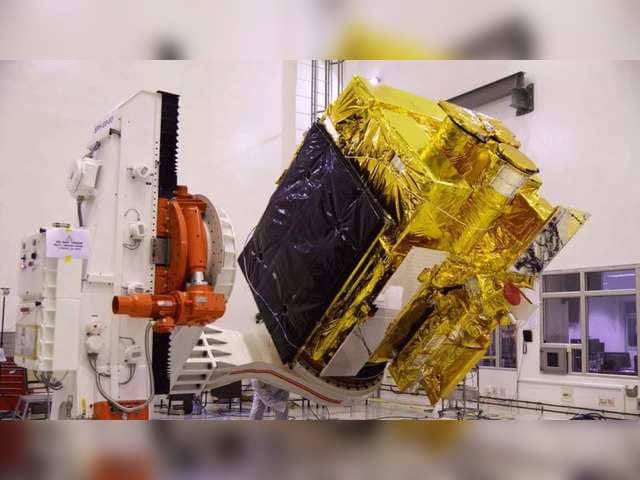 Exotic_SpaceX's tweet image. #ISRO&apos;s #AstroSat detects over 600 gamma-ray bursts over 8 years
India&apos;s AstroSat space telescope has detected over 600 Gamma-Ray Burst (GRB), marking the death of a massive star or merging of neutron stars. (1/N)