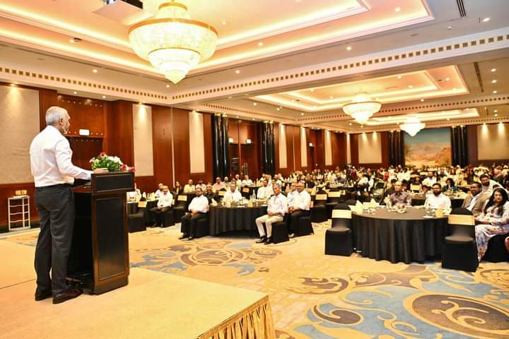 UbiMiraa's tweet photo. ރާއްޖެއިން ބޭރުގައި ދިރިއުޅޭ ދިވެހި ކިޔަވާ ކުދީންނާ ދިވެހީނަށް އިސްލާމް ދީނާ ދިވެހިބަހާ ދިވެހި ޤައުމިއްޔަތު އުނގަންނައިދެވޭނެ އިންތިޒާމް ދިވެހި ސަފާރާތައް މެދުވެރިކޮށް ހަމަޖައްސަވައިދެއްވާނެ ކަމަށް ރައީސުލްޖުމްހޫރިއްޔާ ވިދާޅުވެއްޖެ. https://t.co/Edw8ZvVbZN