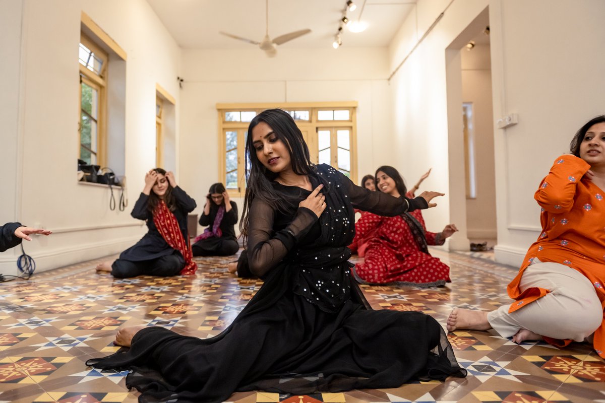 DawoodTdf's tweet photo. The Semi-Classical Dance Workshop at TDF Ghar with @mainachdiphiraaa was a success. Participants experienced the joy of graceful movements, rhythmic expressions, and the rich cultural essence of semi-classical dance. 
#tdfghar #thedawoodfoundationghar #semiclassicaldance https://t.co/W84Uj0zirP