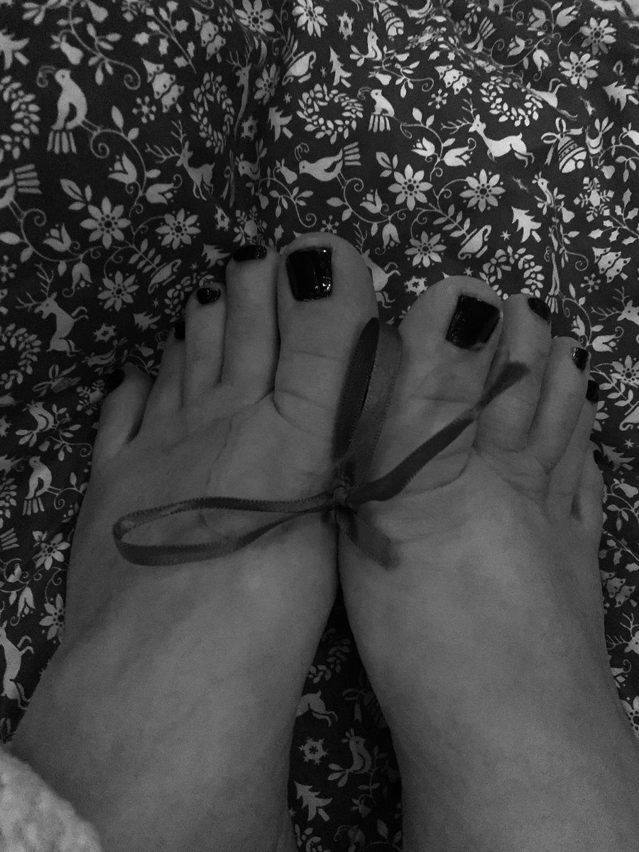 Peachy Feet tweet media