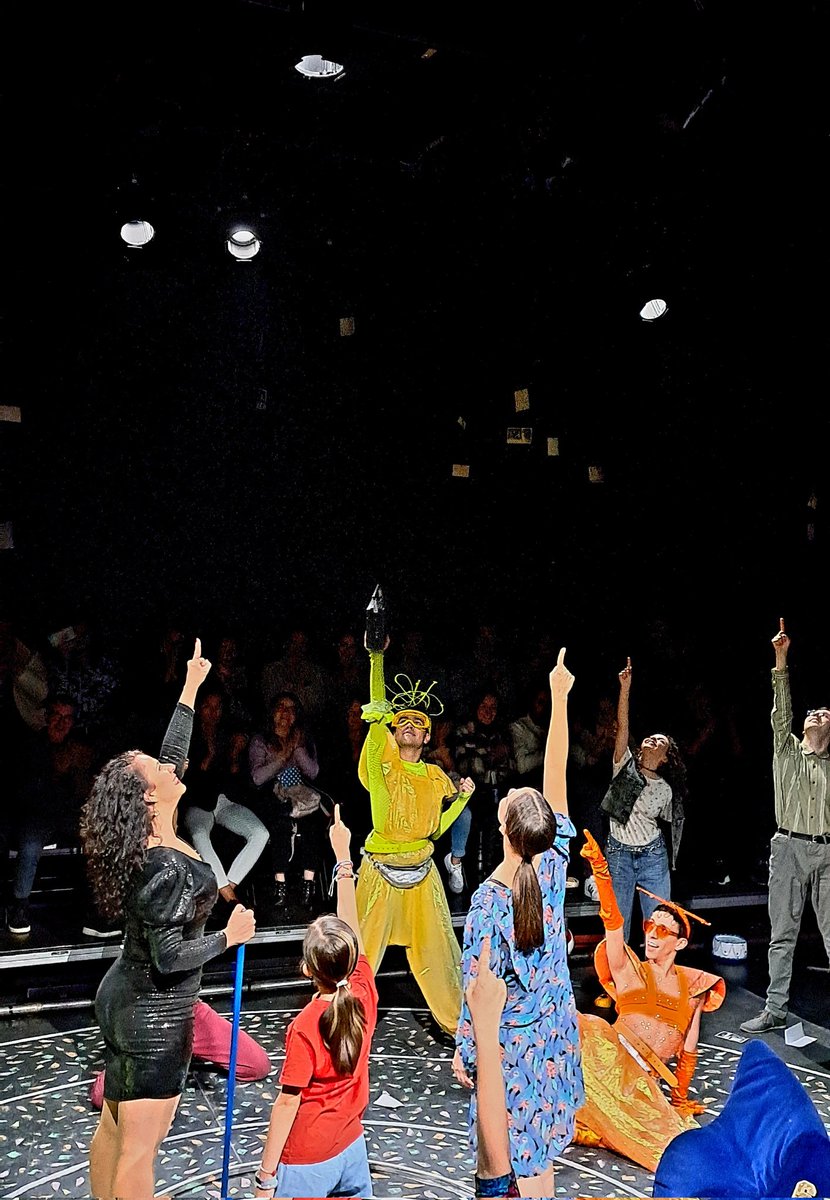 Hoy viajamos con los selenitas a disfrutar de #mamásefuealaluna de <a href="/clementevegap/">Clemente Vega</a> en el <a href="/ForoLucerna/">Foro Lucerna</a> con <a href="/ANAGUQ/">Ana Guzmán Quintero</a> <a href="/PerroniGarza/">Maria🫰🏻</a> <a href="/LaFilippini/">Maria  Filippini</a> 👏🌛👨‍🚀🎭 <a href="/elteatrocdmx/">Cartelera de Teatro</a>