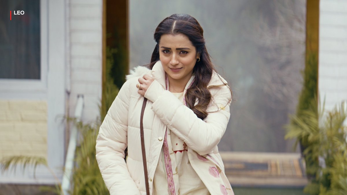 NetflixIndia's tweet photo. Should we bow? Yes, she's a QUEEN 🙌👑 https://t.co/zQX3UquuSQ