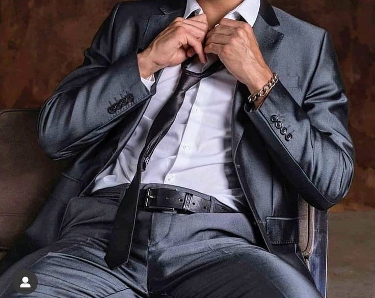 Mistr Blue Suit tweet media