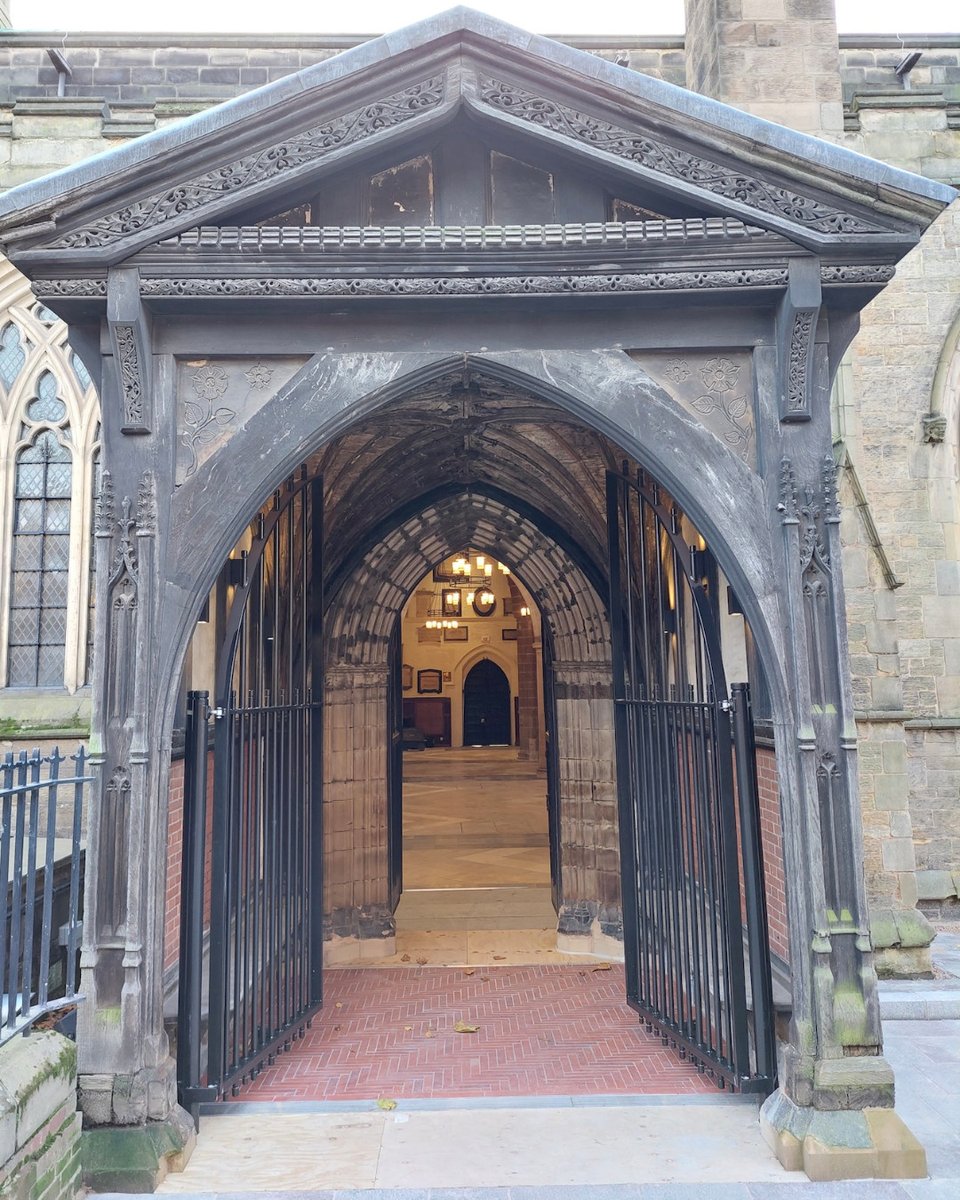 English Cathedrals tweet media