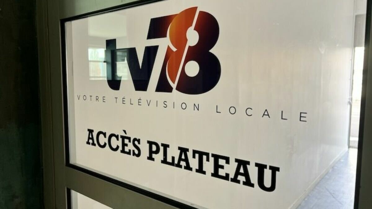 leparisien_78's tweet photo. « Certains arrivent avec la boule au ventre »... Dans les Yvelines, TV 78 a entamé une grève reconductible
➡️ https://t.co/XSlP7r1KJg https://t.co/zgKRPRt7Qx