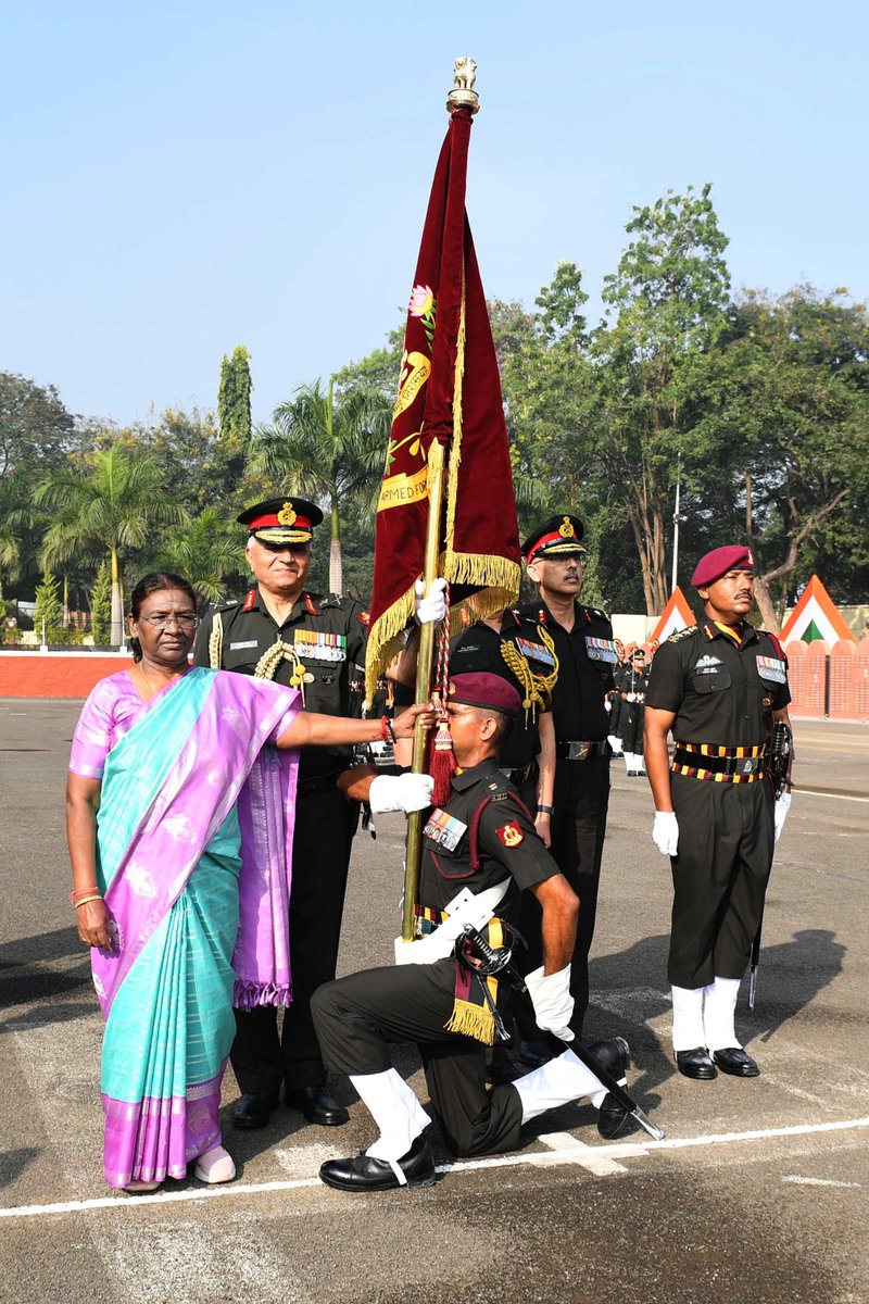 rashtrapatibhvn's tweet photo. President Droupadi Murmu presented the President’s Colour to Armed Forces Medical College at Pune. The President urged the team of AFMC to lay emphasis on research in the field of medicine and use the latest technology.
https://t.co/8G2f04OTYk https://t.co/x0Z6VsC8y2