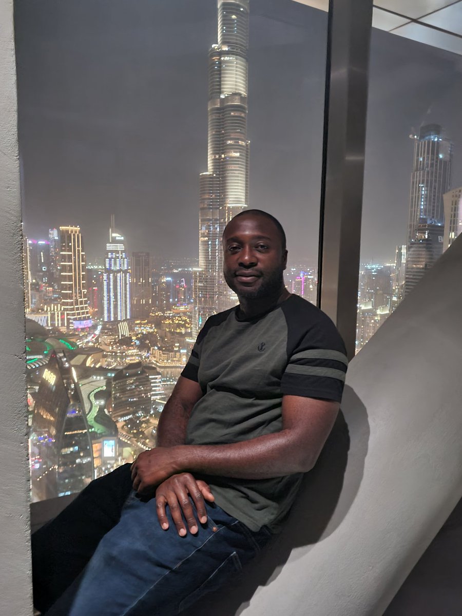 taadelodun's tweet image. If you don&apos;t read anything as a young person, please read 50 Cent&apos;s chapter on fearlessness in his book &quot;Hustle Harder, Hustle Smarter&quot;.

Fear can ruin your life. In a continent where opportunities are scarce, fear drastically reduces your chances even more. If you don&apos;t put…