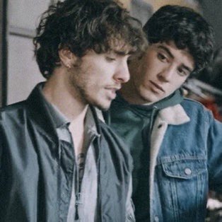 scorpioVero's tweet photo. “tu sei mai stato innamorato?”

“si.”

 #unprofessore2 https://t.co/SwVQ8ZS0qA