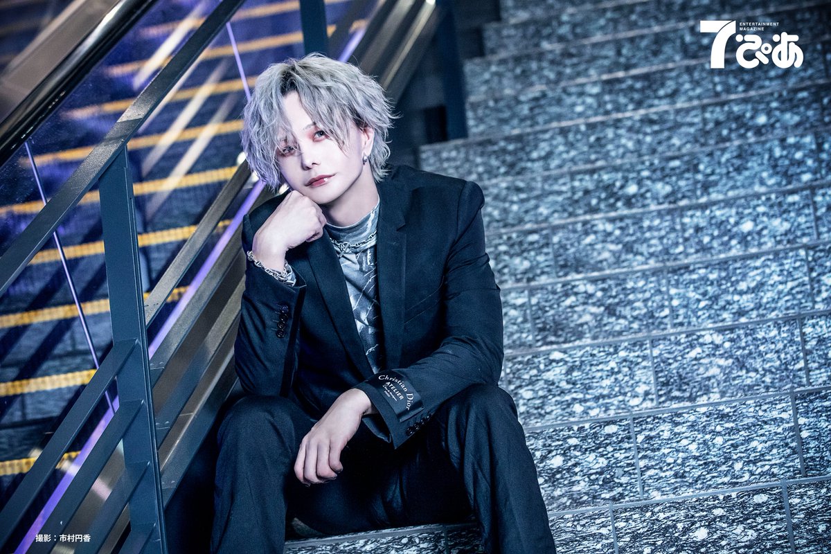 news_pia's tweet photo. #7ぴあ 11月号掲載 #luz の
取材の1コマをお届け🎶

25日から全国4都市をまわるワンマン・ツアーを開催する彼の撮り下ろしインタビューは
#セブンイレブン にて配布中の7ぴあをチェック👀

また、掲載写真を7ぴあプリントで販売中です！ https://t.co/aQrB2mTWO2