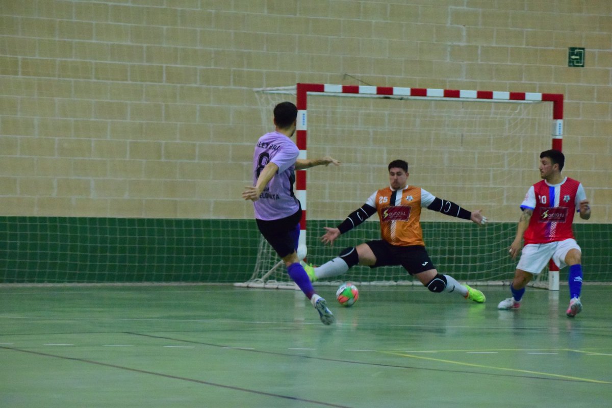 Mas fotos del partido contra almonacid📸

Vamos Barceloneta!💪🖤💜

#vamosbarceloneta #barceloneta #2bgrupo3futsal #futsal <a href="/futsal2b/">bastiafutsal</a>