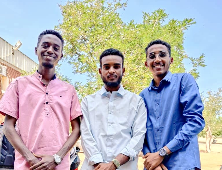 7assooking's tweet photo. Semester 8 done 
رغماً للظروف والاوضاع السيئة المارة بيها البلاد لقاء الدفعة كان من اجمل الحاجات الحصلت في الامتحانات دي وانو الشباب بخير وبالتوفيق لكل الشباب https://t.co/GK4AsKc3o0