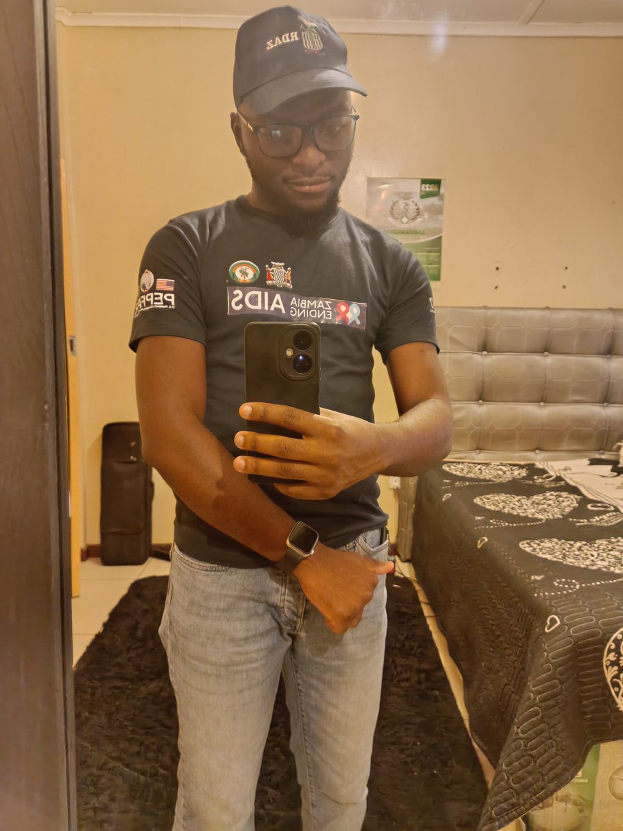 AndreMwils's tweet photo. Happy International World AIDs day.π₯Ή
#ZambiaEndingAIDS
#SayNoToDiscrimination #Abstinence #knowYourstatus #goforVCT #takePrep #takeyourARVs #TogetherWeCan https://t.co/koJEYjbdkC