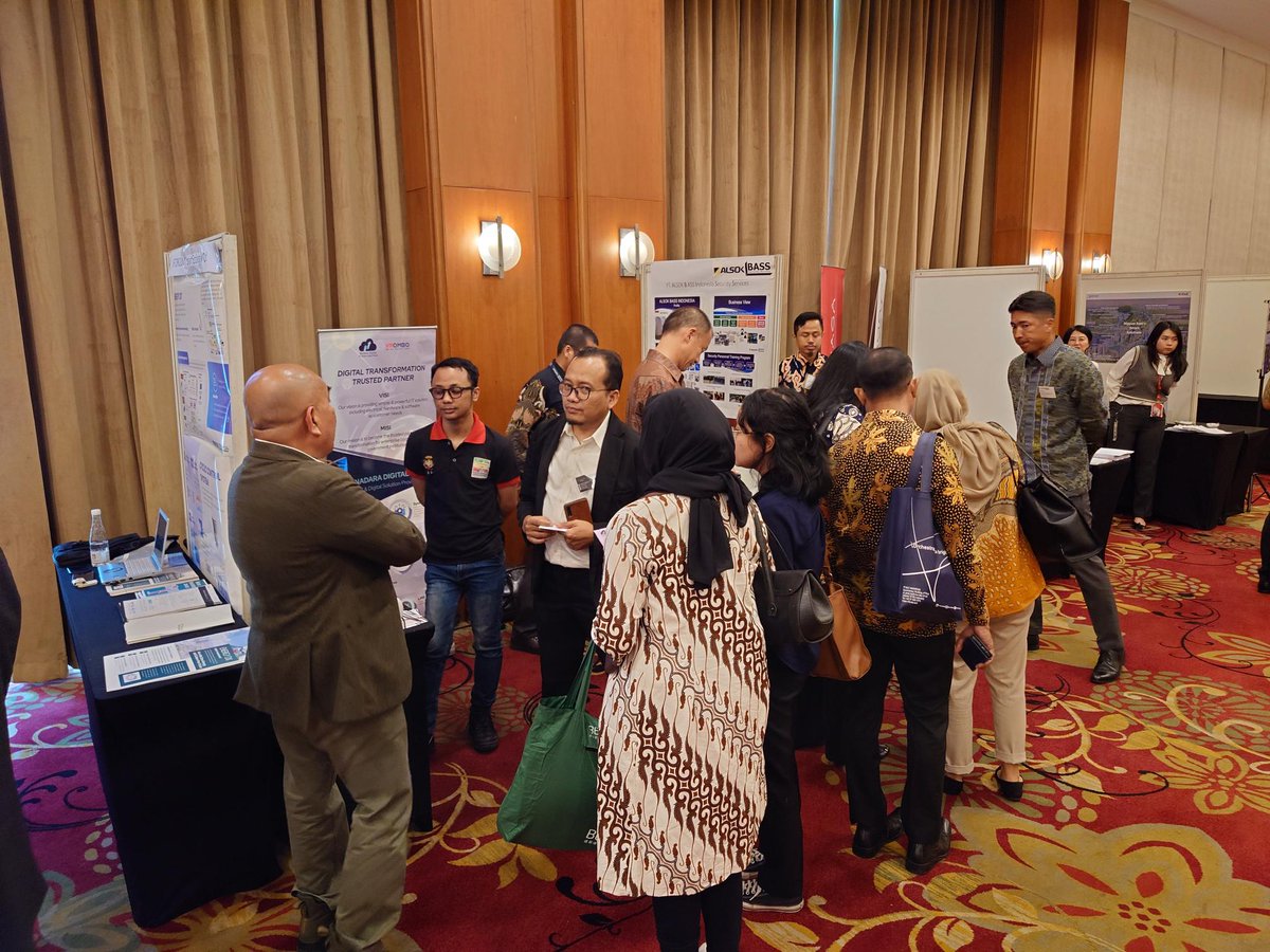 MLIT_JAPAN's tweet photo. 【開催結果】日 #ASEAN スマートシティ・ネットワーク官民協議会(#JASCA)の活動の一環として、11月21日にインドネシア・ジャカルタにおいて、スマートシティをテーマとしたセミナー及びビジネスマッチングイベントを開催しました。

詳細↓
https://t.co/mNw7GjURKw

#スマートシティ
#国土交通省 https://t.co/gTkwUMBo3v