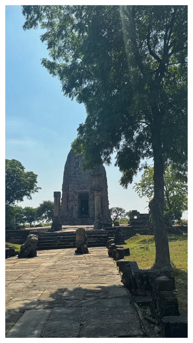 MonaADhar's tweet photo. #100templesofindia
64. #Gadarmal 42 Yogini Temple (#Badoh - MP).
Dates back to the 9th century AD, one of the tallest temples in this region.
Built-in a combination of Pratihara and Parmara styles, It looks very similar to Gwaliors Teli Ka Mandir as both are of Vallabhi shikharas.