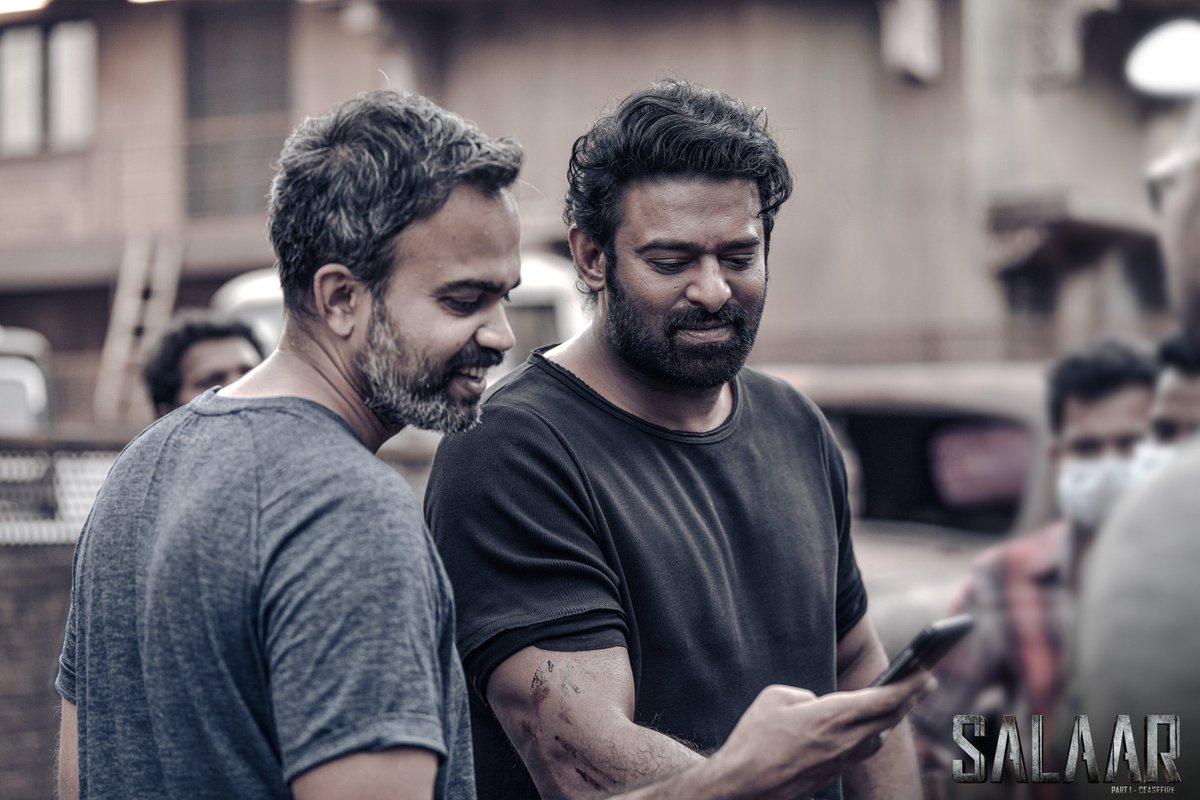 SocioGuides's tweet photo. 𝐂𝐀𝐏𝐓𝐈𝐎𝐍 𝐓𝐇𝐈𝐒.

The best 10 captions will get FDFS tickets in your nearest theater and exclusive #SalaarMerchandise 🎬💬

#SalaarCeaseFire  Trailer out today at 7:19 PM 🔥
#Prabhas  #PrashanthNeel #socioguides https://t.co/OQ1s54SYGh