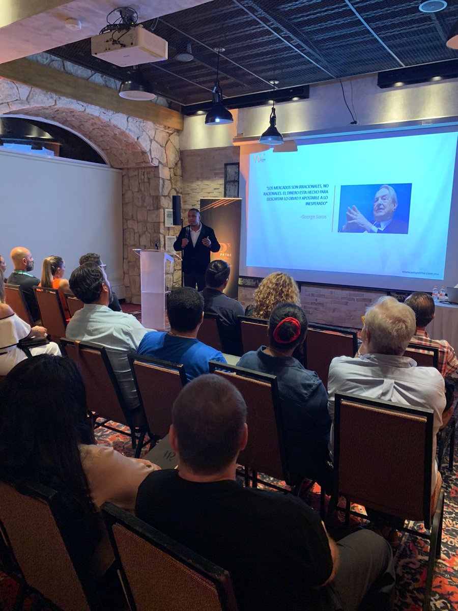 Revive "4.0 y La Revolución Tecnológica" en Playa del Carmen con expertos como Roberto Ruarte, Iván Sosa y Wash Lpz. Agradecemos a los asistentes por ser parte de esta experiencia inolvidable. Entérate de futuros eventos visitando wrsprime.com.mx