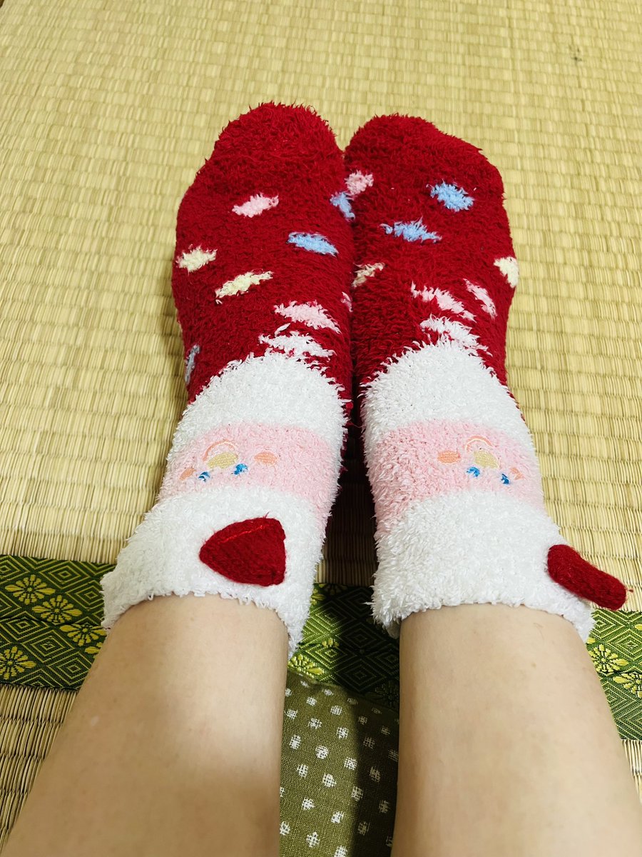 今日の現場^_^
1日にして、年内ラスト撮影です。
衣装が半袖なので寒いですー
スタジオにある小さな和室が落ち着くので、お弁当この部屋でいただきました🍱
がんばりまーす https://t.co/dBK8C2wO7K