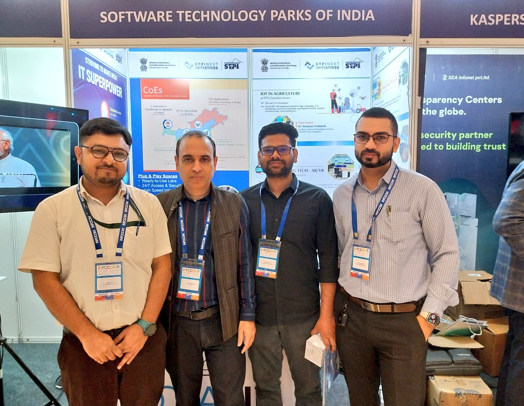 stpiguwahati's tweet photo. 2nd Day(1st December 2023) at #INFOCOM2023
Visitors at @stpiindia Stall enquiring about #OctaNE #STPICoEs that have setup by #STPIINDIA to promote #startups initiatives across #NorthEast at #Kolkata @arvindtw @infocomconnect https://t.co/2z3hbICl0v