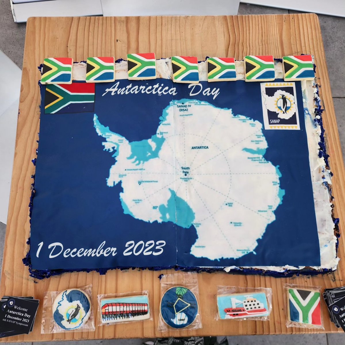 Happy Antarctica Day!!

From all of us here at the 6th SANAP Symposium!
.
.
#SANAP #AntarcticResearch #SCAR #AntarcticaDay #SANAPresearch
