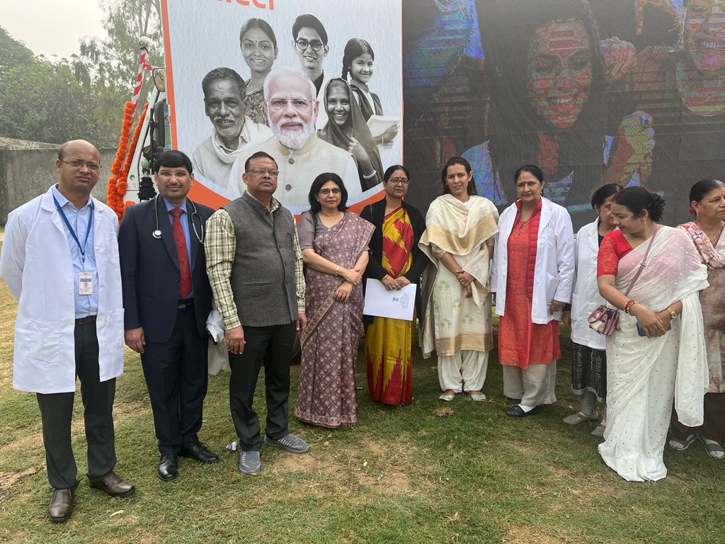 NHM_Delhi's tweet photo. VIKSIT SANKALP YATRA site at New Delhi district being monitored by Ms. Vandana Jain, Joint Secretary  MOH&amp;FW
@iasdanishashraf
@MoHFW_INDIA
@CMODelhi
@LtGovDelhi https://t.co/eWKGWbsEgd