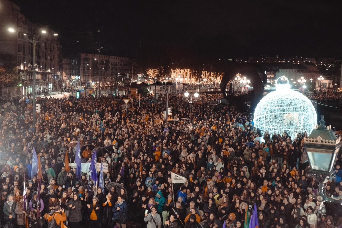 ♀️ El Movimiento Feminista solicita a los gobiernos vasco y navarro la apertura urgente de una mesa intersectorial para abordar la crisis de los cuidados tras el éxito de una jornada de huelga feminista general “histórica”. 
elsaltodiario.com/euskal-herria/…