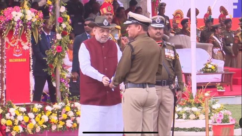 BSF_BICIT's tweet photo. #Congratulations #RaisingDay
On the occasion of 59th Raising Day of BSF, Sh Indraj Singh IG BICIT, received PPMDS award from Honourable HM, GOI.
Proud moment for BICIT.
#PPMDS #BSF #BICIT https://t.co/KEpu5hGbgD
