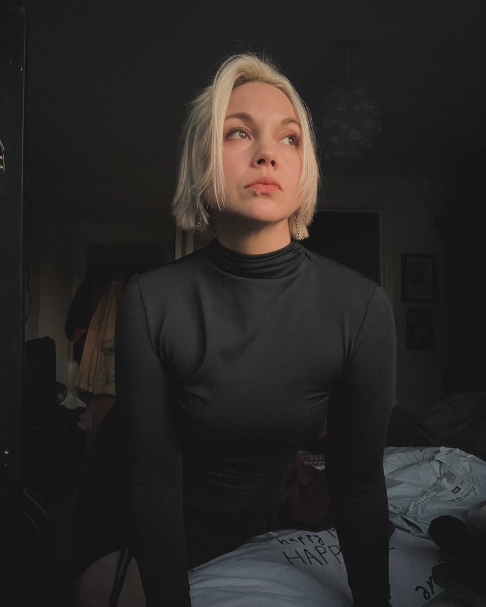 #bandcampfriday means I keep 100% of the proceeds. As it should be. Help support me today emilyleemusic.bandcamp.com/merch