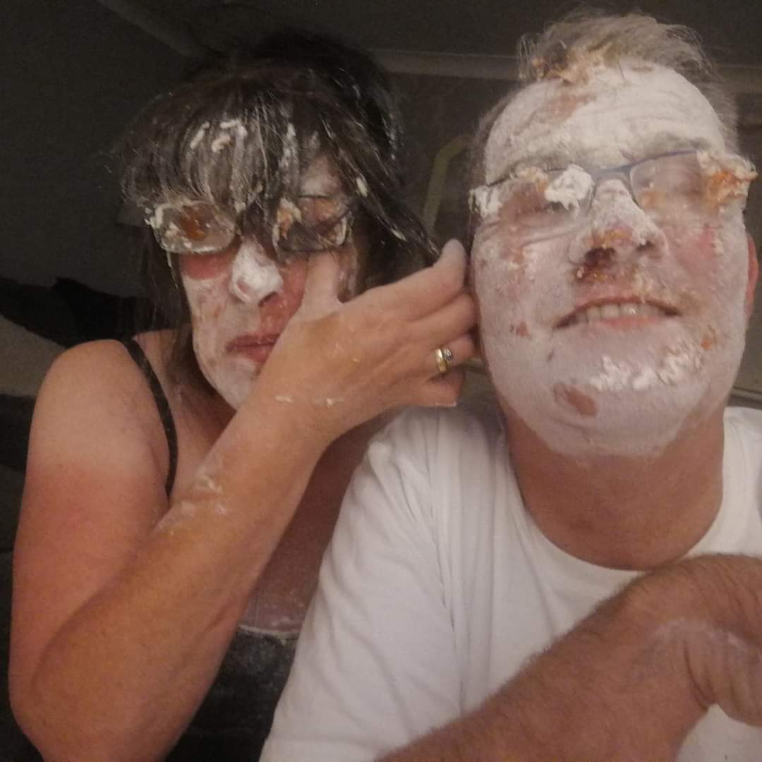 MIKEYWMS's tweet image. 34 years ago these 2  people got engaged, I don&apos;t know what to say other than send me flour she said so I did 👍😂.
Together with ketchup, mayonnaise and  honey with some other stuff too. 
#lockdown2020 
And a game of rock ,paper scissors ✂️