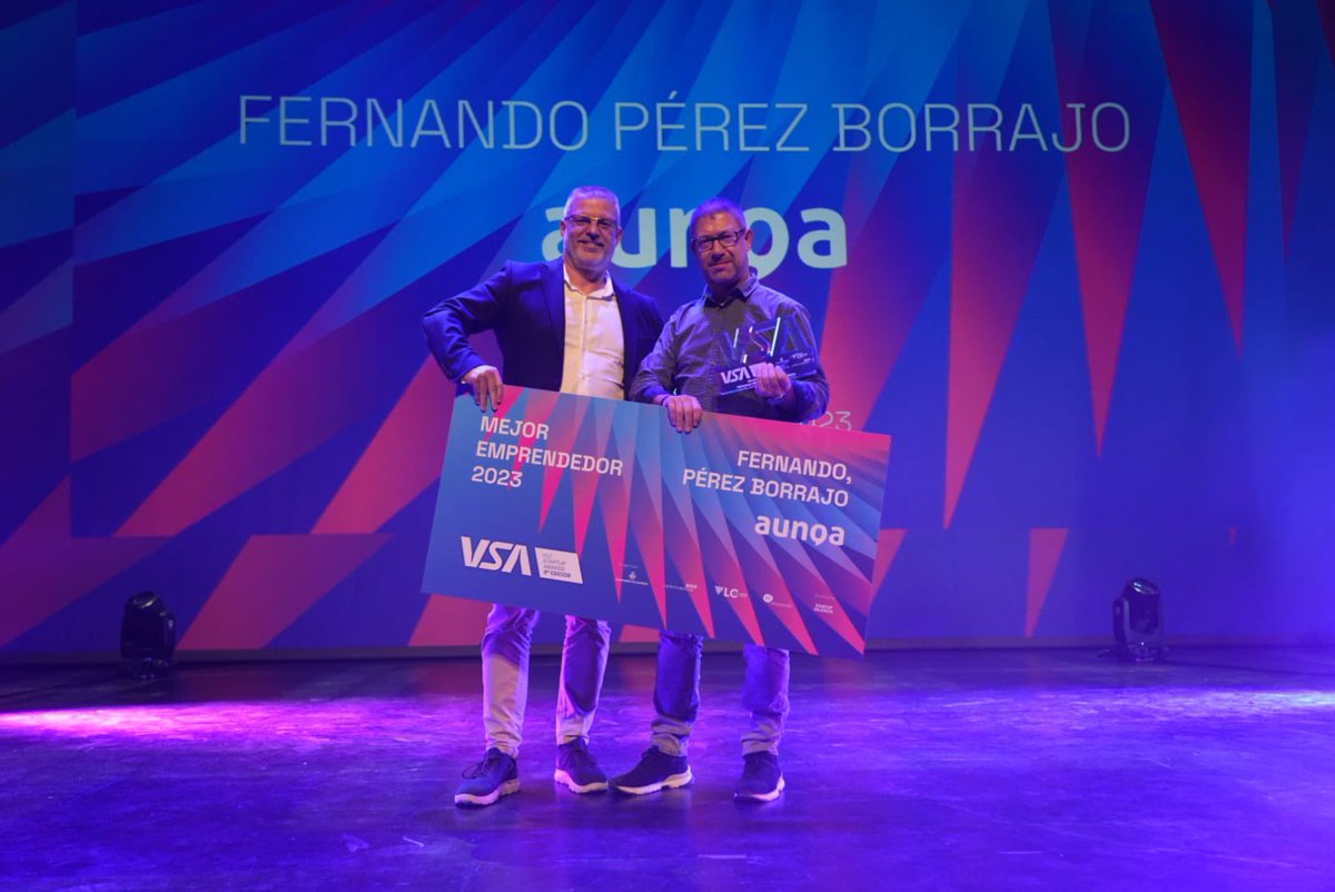 The 8th edition of #VLCStartupAwards was a night to remember 🤩

🏆 @nandopb, Corporate Director & Co-founder of @aunoa_ai from GoHub Ventures portfolio, was named the Best #Entrepreneur of 2023!

Congratulations Fernando, we’re very proud of you 👏🏼