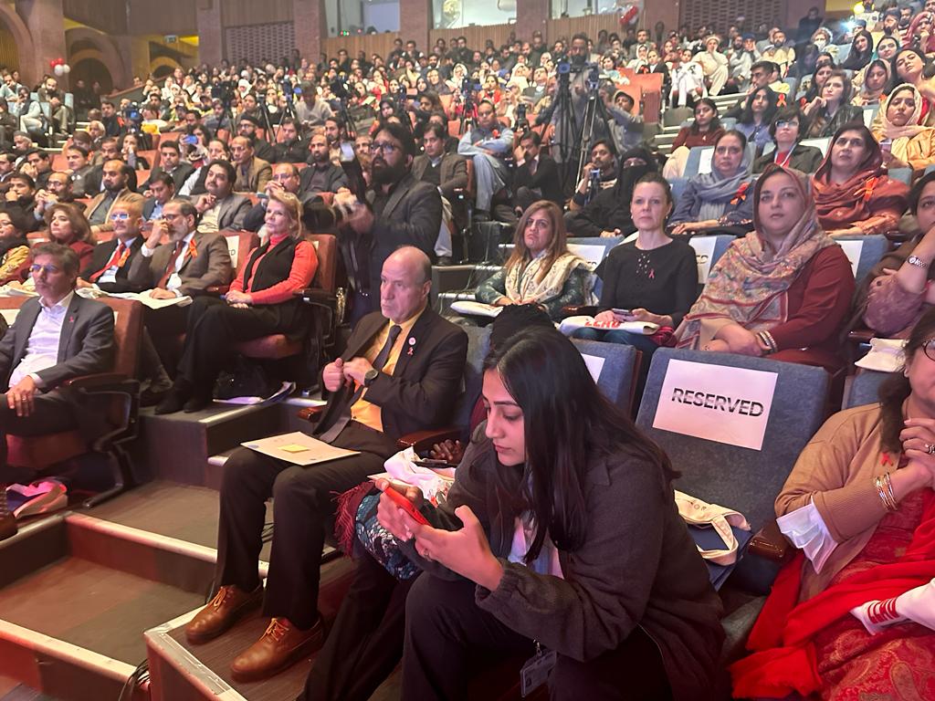 UNFPA Pakistan (@unfpapakistan) on Twitter photo "Discussions on sexual & reproductive health need to be normalized & be part of important discussions at all levels & platforms if #HIV & #AIDS has to be defeated in #Pakistan," said our Representative <a href="/ShabanehLuay/">Dr. Luay Shabaneh</a> at the #WorldAIDSDay2023 event in Islamabad TODAY "Discussions on sexual & reproductive health need to be normalized & be part of important discussions at all levels & platforms if #HIV & #AIDS has to be defeated in #Pakistan," said our Representative <a href="/ShabanehLuay/">Dr. Luay Shabaneh</a> at the #WorldAIDSDay2023 event in Islamabad TODAY