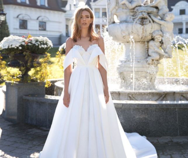 lorrainetyne's tweet photo. Whether you're looking for a classic, timeless design or a modern, avant-garde look, Pollardi wedding dresses are sure to make a statement and leave a lasting impression. Visit https://t.co/rdXbsbvlJT to buy #PollardiWeddingDressnyc https://t.co/yG2GsRS6wo