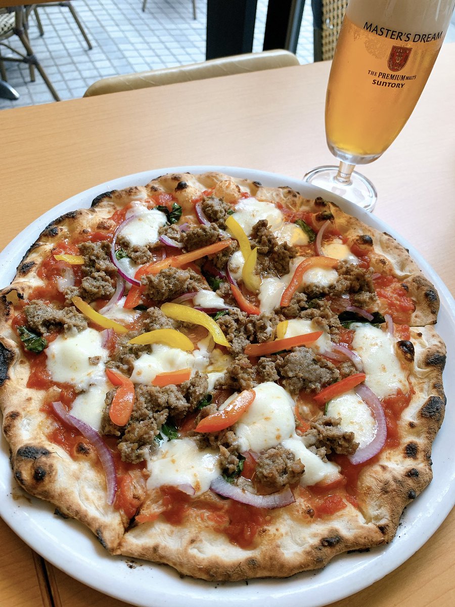 PizzaStrada's tweet photo. ぐっと寒くなりましたね！
寒い日はピザが恋しくなりませんか？🥶🍕
工場長だけでしょうか...

しっかり食べて寒い冬を乗り切りましょう😊

#ピザ
#千葉
#柏 https://t.co/CckBZzyzE7