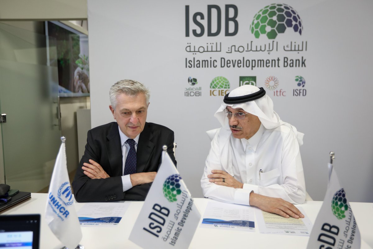 isdb_group's tweet photo. At #COP28UAE, #IsDB Group Chairman, H.E. Dr. Muhammad Al Jasser, and #UNHCR @FilippoGrandi co-chaired the 1st board meeting of the founders of the Global Islamic Fund for Refugees (GIFR). 
 Dr. Al Jasser stressed:
• Immediate and continuous mobilization of required resources to reach the target of US$ 500 million.
• Commencing the implementation of GIFR projects at the earliest for the benefit of refugee communities in our member countries.
#LeaveNoOneBehind @COP28_UAE #IsDB @Refugees
