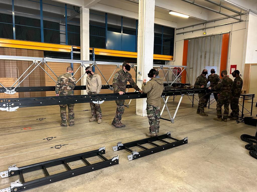 EasiBridge's tweet image. Clôture d'une belle semaine de manifestations à Toulouse avec @11eBP et @17eRGP
Nous sommes honorés de votre coutume, de votre amitié et de votre soutien
#EasiBridge #GetOverIt
#InternationalEngagement
#MilitaryTechnology #OnTheSoldier