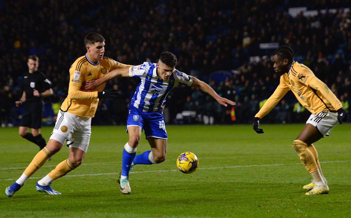Baileycadz's tweet photo. Seems like an age away but had a bit of time to reflect on my full home debut  AMAZING!
I’ve been getting tasters of the lavel and I’m hungry for more . 
I know what @swfc fans expect and I will always give every drop of what I have ! 
Thank you for your support WAWAW 🦉 https://t.co/fpJnJ6thyj